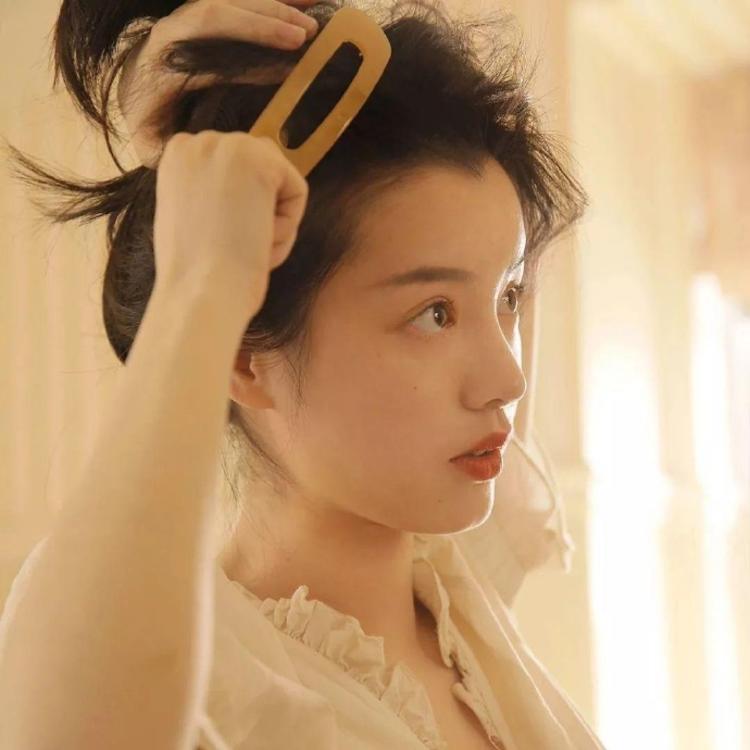 高荷惠（身份：会津女医生、曾被武田观柳禁锢制鸦片） - 独家综艺节目在线观看 - 小程序影视